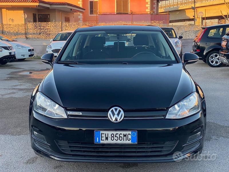 Usata VW Golf Trendline 110 CV (80 kW) 2015 Nero Berlina