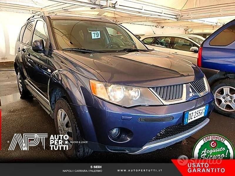 Usata Mitsubishi Outlander Instyle 140 CV (102 kW) 2009 Blu SUV