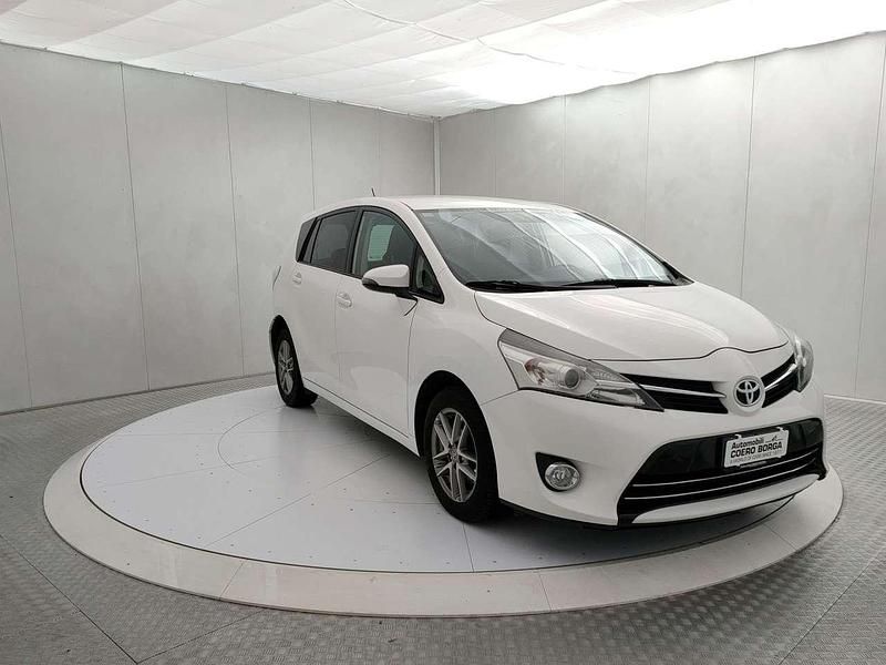 Usata Toyota Verso Active 111 CV (81 kW) 2015 Bianco Monovolume