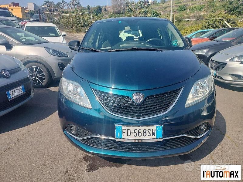 Usata Lancia Ypsilon Gold 69 CV (50 kW) 2016 Utilitaria