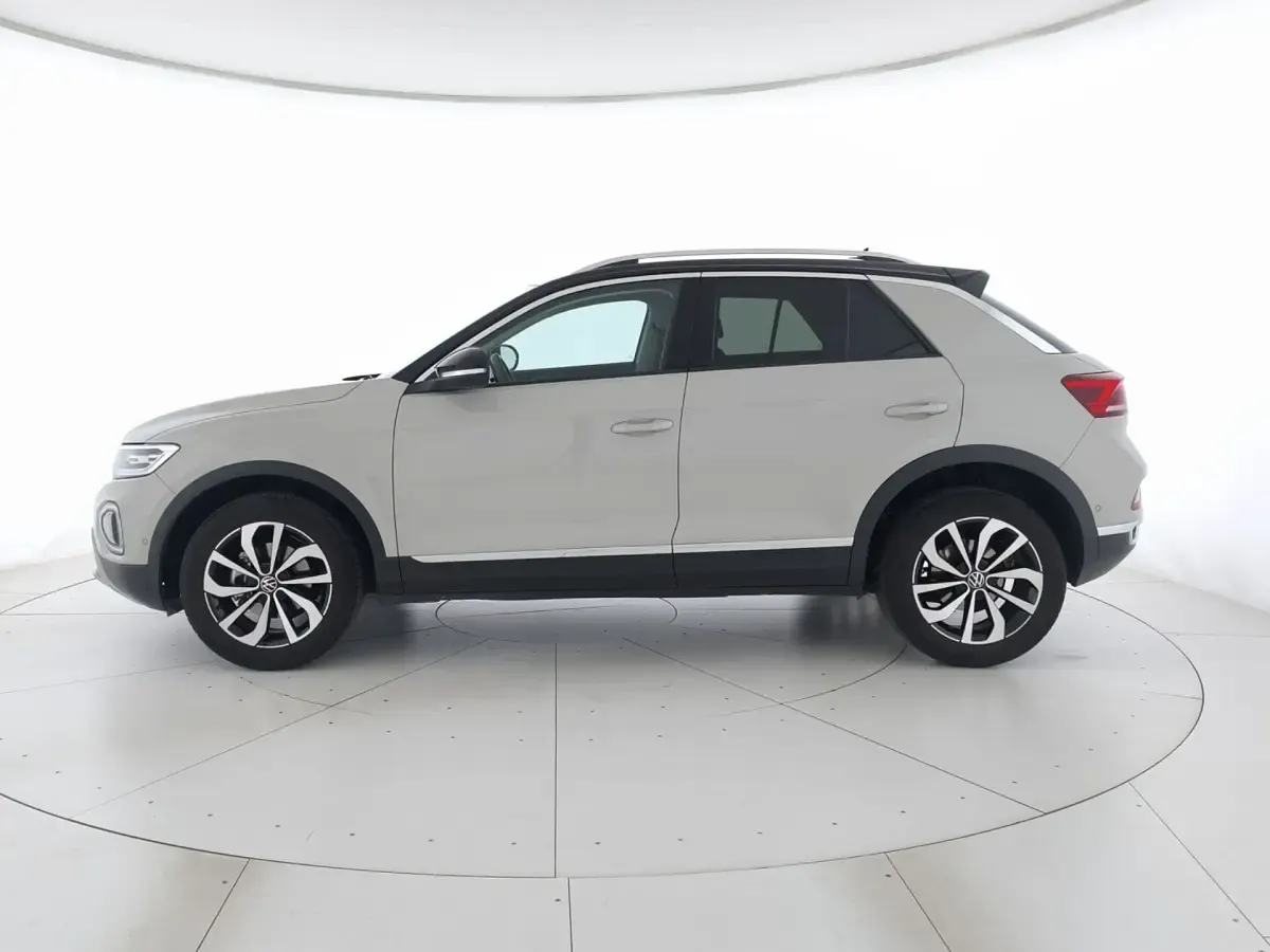Usata VW T-Roc Style 110 CV (80 kW) 2023 Ascot grey nero SUV