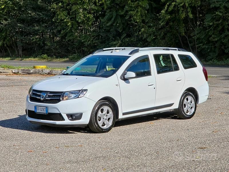 Usata Dacia Lodgy Lauréate 90 CV (66 kW) 2016 Bianco Monovolume