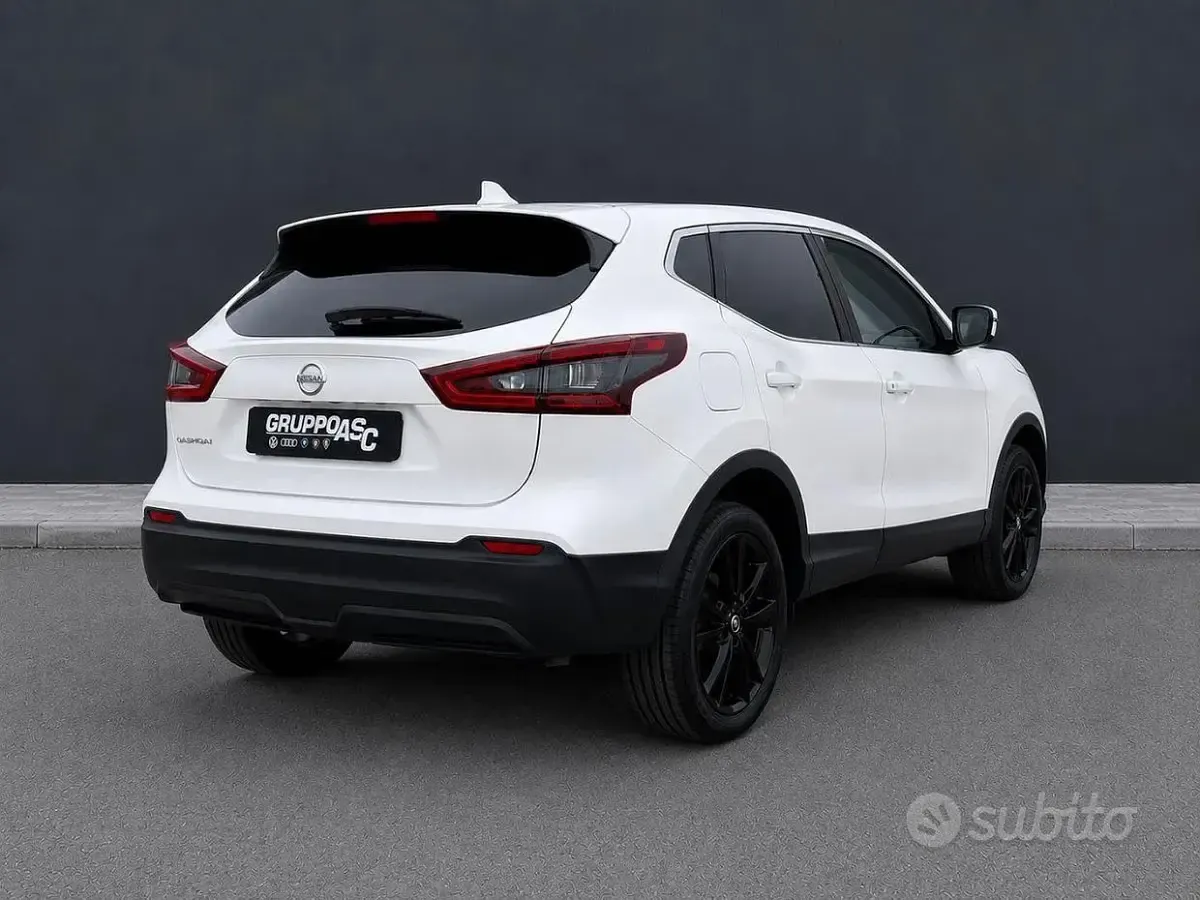 Usata Nissan Qashqai Tekna 110 CV (80 kW) 2017 Bianco SUV