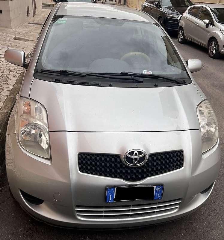 Usata Toyota Yaris Sol 65 CV (47 kW) 2006 Utilitaria