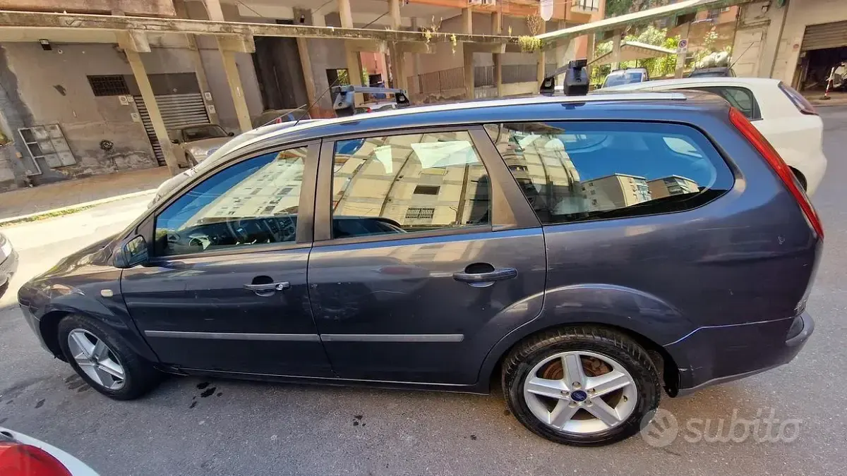 Usata Ford Focus 90 CV (66 kW) 2007 Blu Station wagon