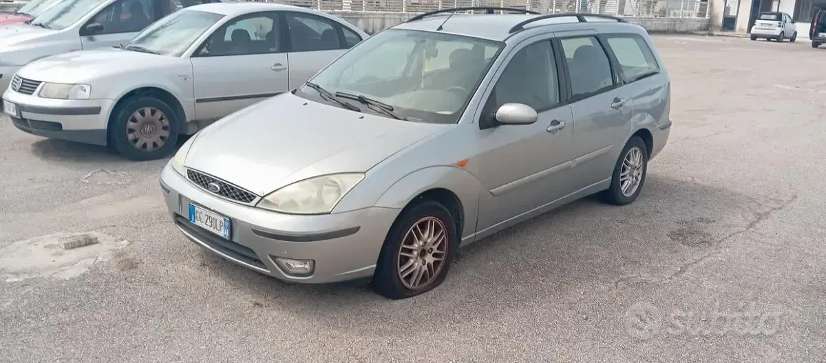 Usata Ford Focus 100 CV (73 kW) 2003 Verde Station wagon