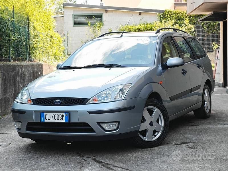 Usata Ford Focus 101 CV (74 kW) 2004 Grigio Station wagon