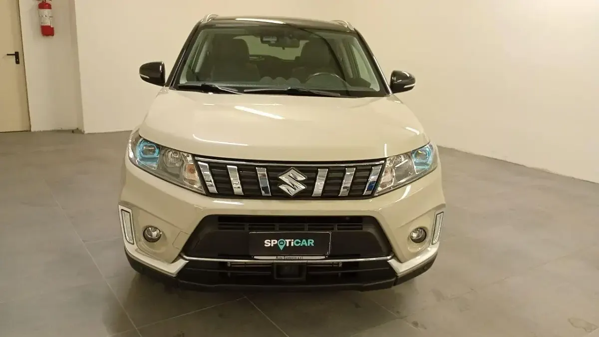 Usata Suzuki Vitara 140 CV (102 kW) 2018 Beige SUV