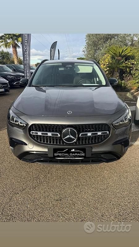 Usata Mercedes GLA200 Advanced 150 CV (110 kW) 2024 Grigio SUV
