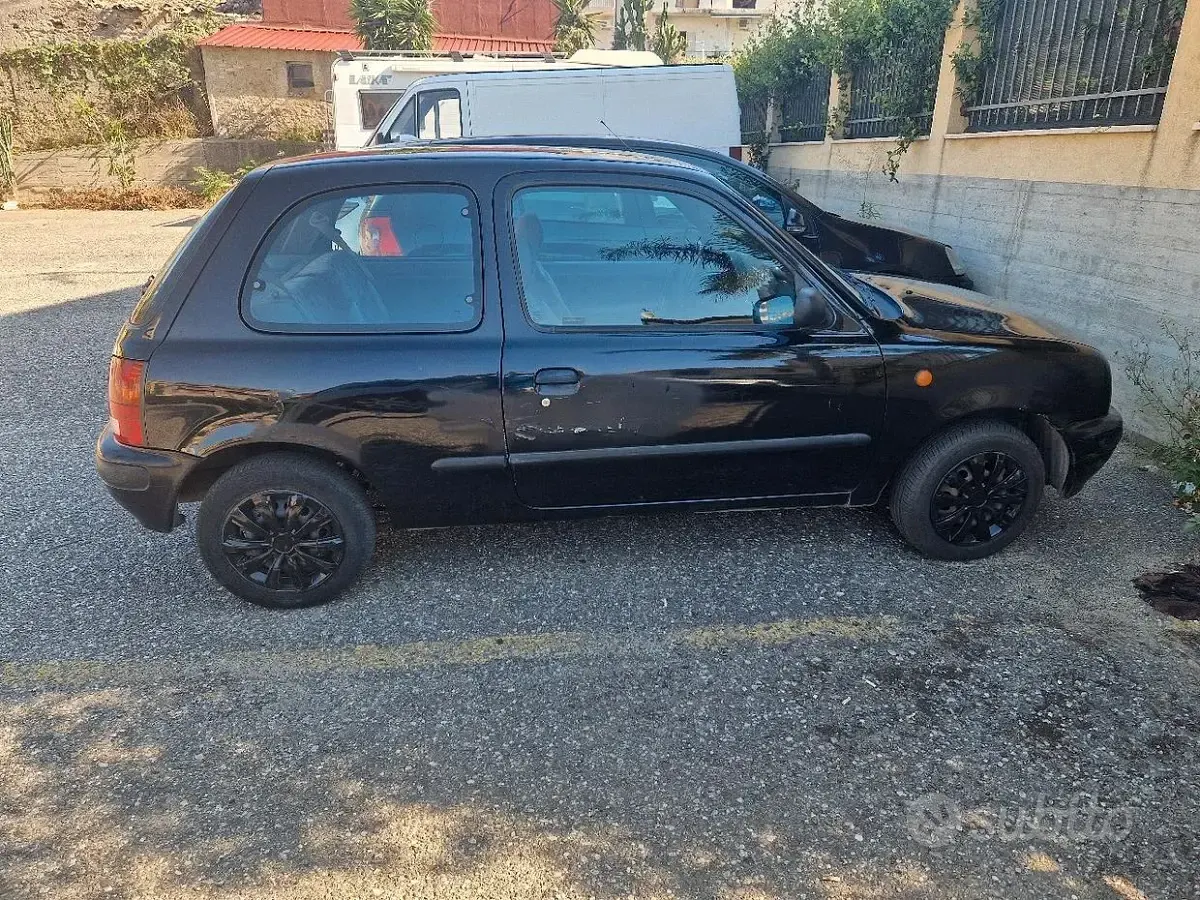 Usata Nissan Micra 54 CV (39 kW) 1997 Nero Utilitaria