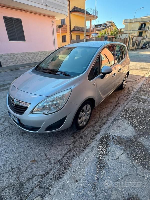 Grigio Usata 2010 Opel Meriva Monovolume | 1700 € (Super prezzo) - Immagine 1/4