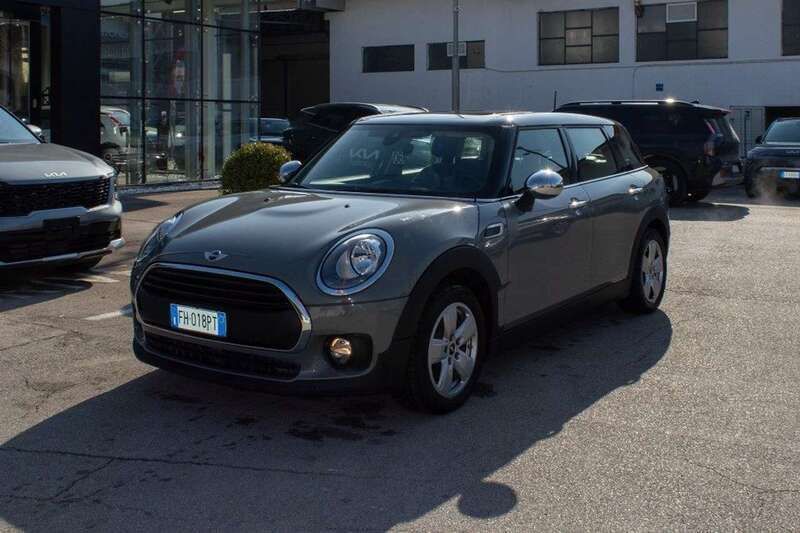 Usata Mini One Clubman Hype 102 CV (75 kW) 2017 Grigio scuro Station wagon