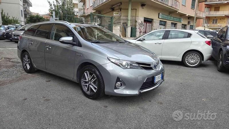 Usata Toyota Auris Touring Sports Lounge 99 CV (72 kW) 2015 Grigio Station wagon