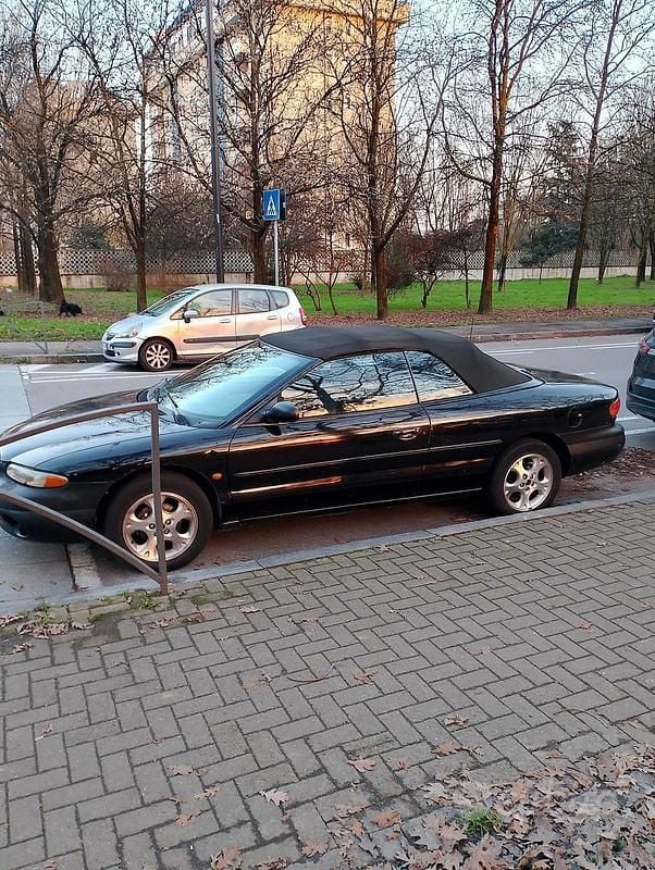 Usata Chrysler Stratus 131 CV (96 kW) 2000 Nero Cabrio