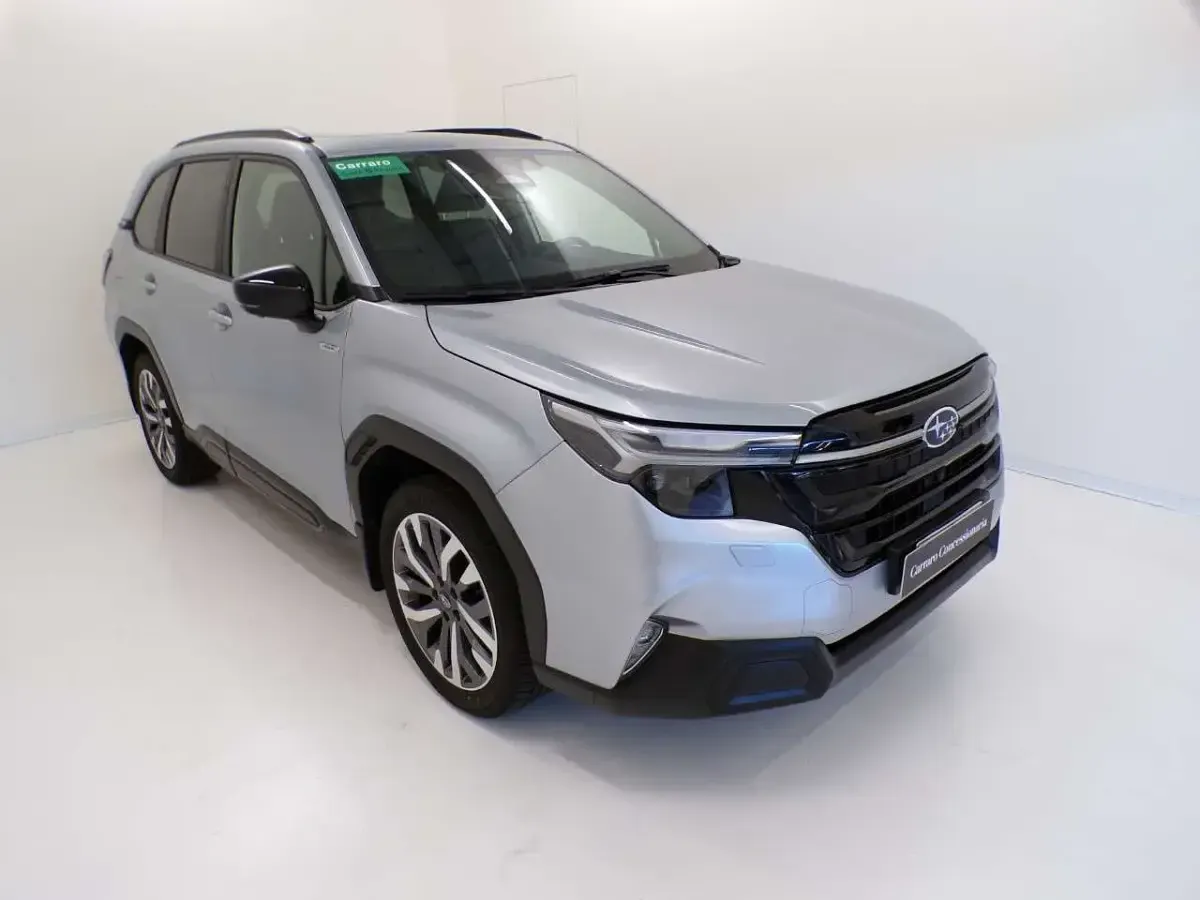 Usata Subaru Forester Premium 136 CV (100 kW) 2025 Argento metallizzato SUV