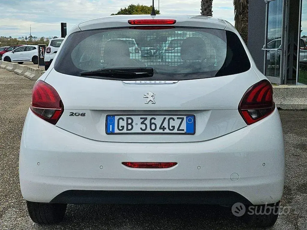 Usata Peugeot 208 102 CV (75 kW) 2020 Bianco Utilitaria
