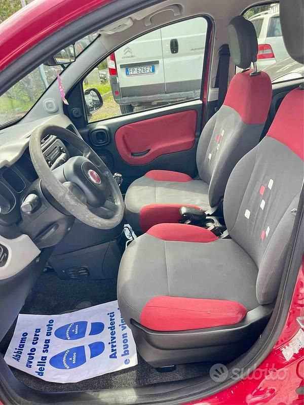 Usata Fiat Panda Lounge 85 CV (62 kW) 2013 Rosso Utilitaria