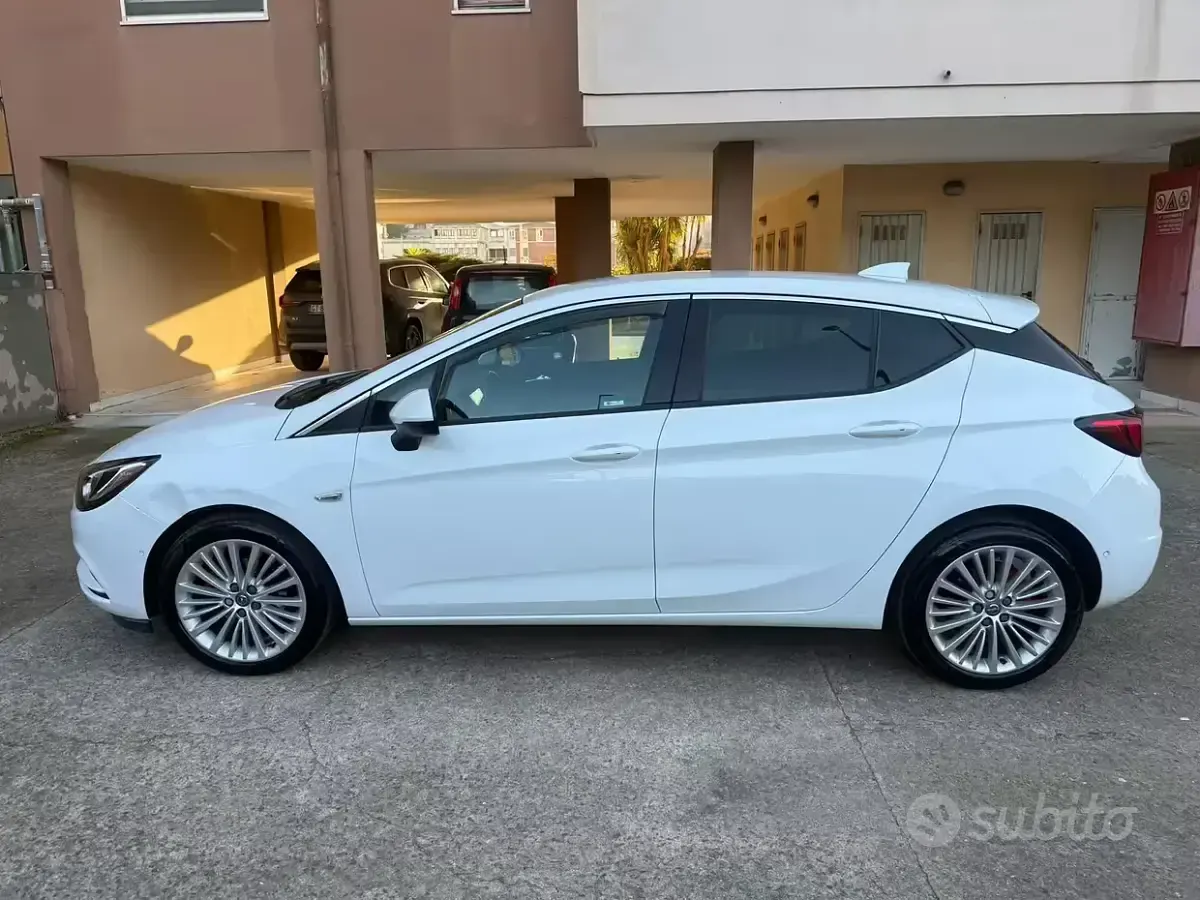 Usata Opel Astra 110 CV (80 kW) 2017 Bianco Berlina