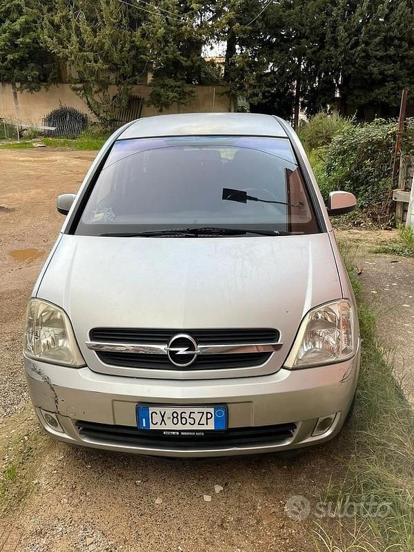 Usata Opel Meriva 101 CV (74 kW) 2005 Grigio Monovolume