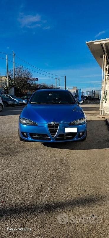 Usata Alfa Romeo 147 170 CV (125 kW) 2008 Blu Utilitaria