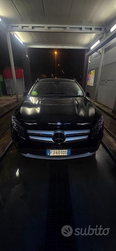 Nero Usata 2017 Mercedes GLA180 SUV | 15.000 € (Buon prezzo) - Immagine 1/4