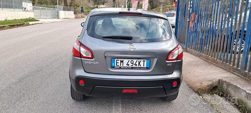Usata Nissan Qashqai Acenta 131 CV (96 kW) 2012 Grigio SUV