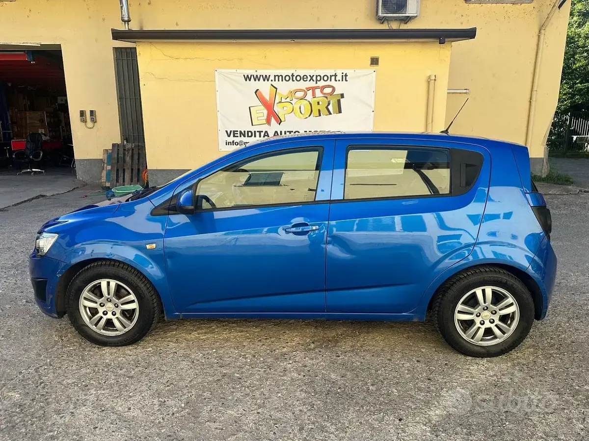 Usata Chevrolet Aveo LT 75 CV (55 kW) 2012 Bluazzurro Berlina