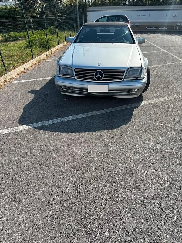 Begagnad Mercedes SL500 320 HK (235 kW) 1994 Grå Cab
