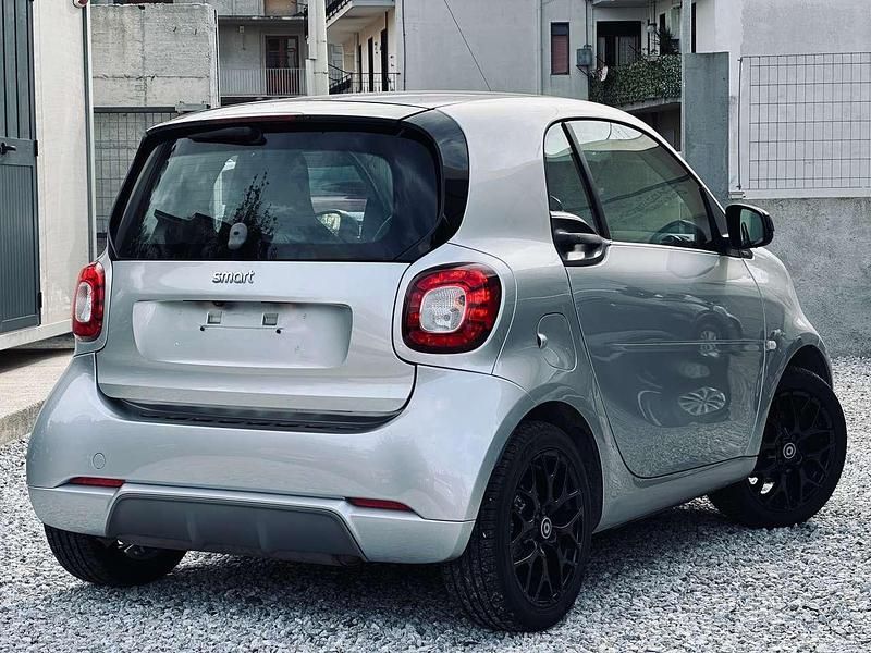 Usata Smart ForTwo Coupé Superpassion 71 CV (52 kW) 2019 Grigio Coupé