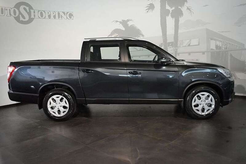 Nuova Ssangyong (KGM) Rexton 203 CV (149 kW) 2025 Galaxy grey SUV