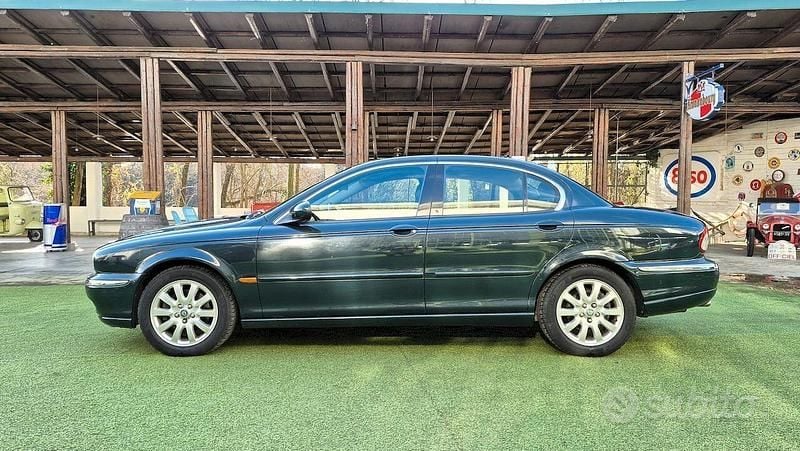 Usata Jaguar X-type Executive 196 CV (144 kW) 2002 Verde Berlina