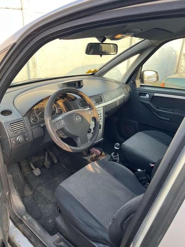 Grigio Usata 2004 Opel Meriva Club Monovolume | 800 € (Super prezzo) - Immagine 1/4