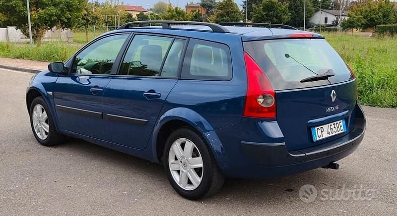 Usata Renault Mégane II Dynamique 104 CV (76 kW) 2005 Blu Berlina