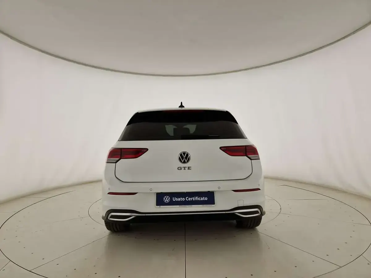 Usata VW Golf VIII GTE 245 CV (180 kW) 2020 0q pure white Berlina