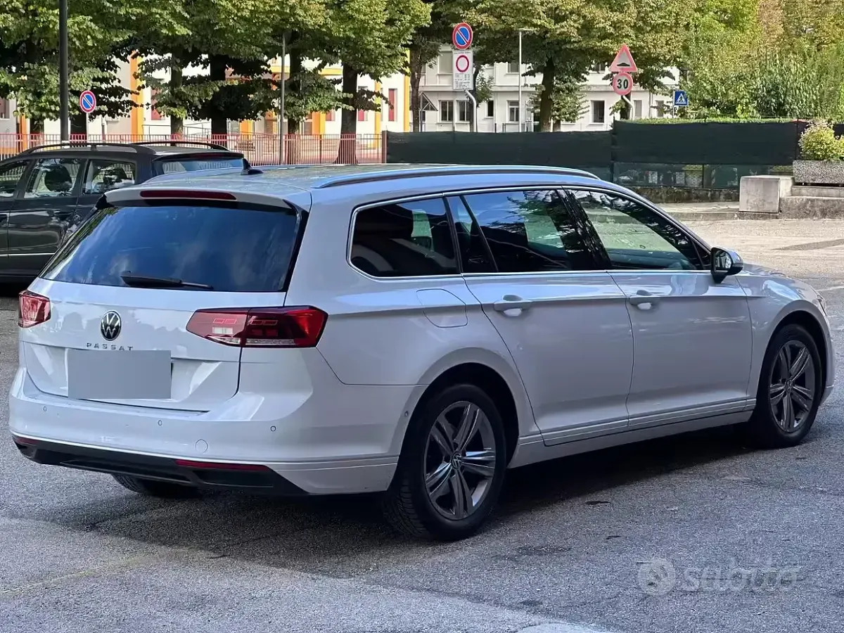 Begagnad VW Passat 122 HK (89 kW) 2022 Vit Kombi