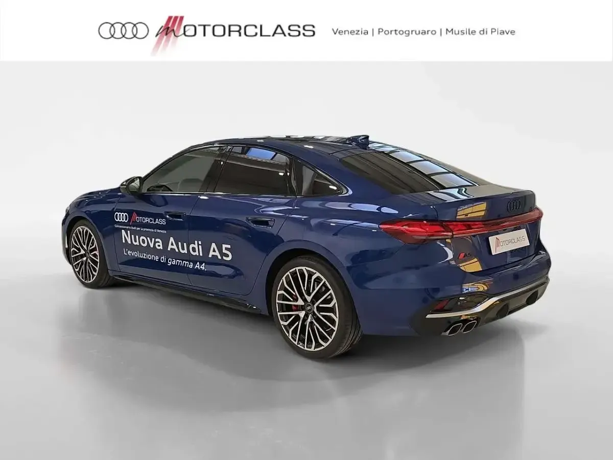 Usata Audi A5 S-Line 204 CV (150 kW) 2025 Blu ascari metallizzato Berlina