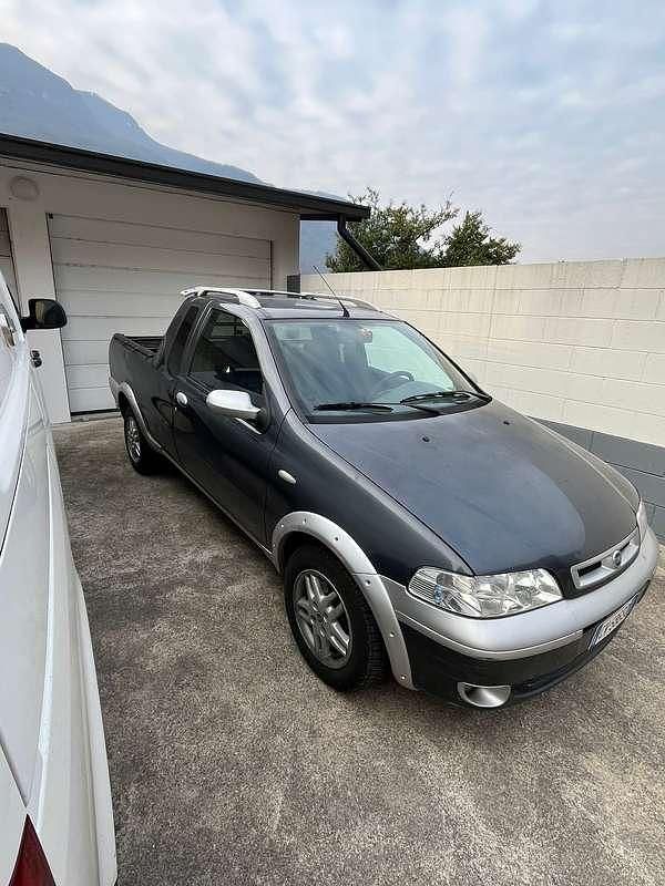 Usata Fiat Strada 80 CV (58 kW) 1996 Grigio Pick-up