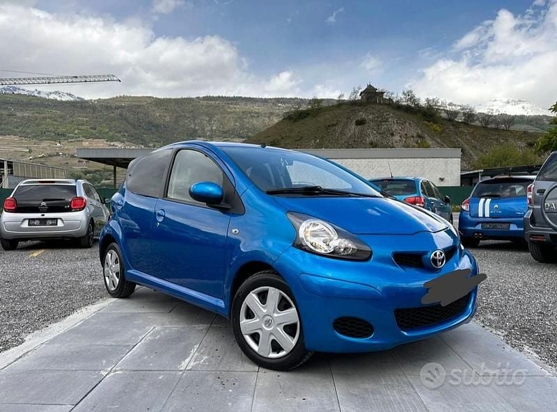 Usata Toyota Aygo 54 CV (39 kW) 2009 Blu Utilitaria