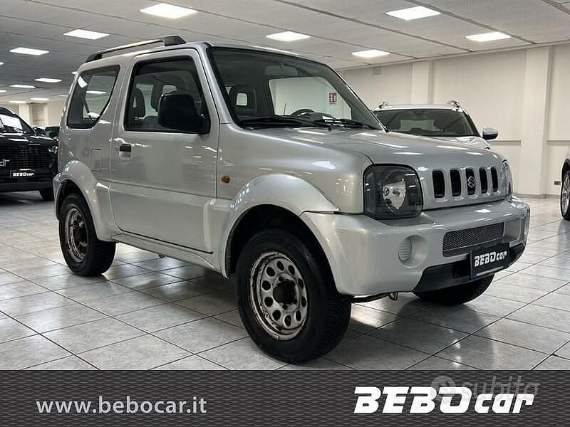 Usata Suzuki Jimny 80 CV (58 kW) 2001 Grigio SUV