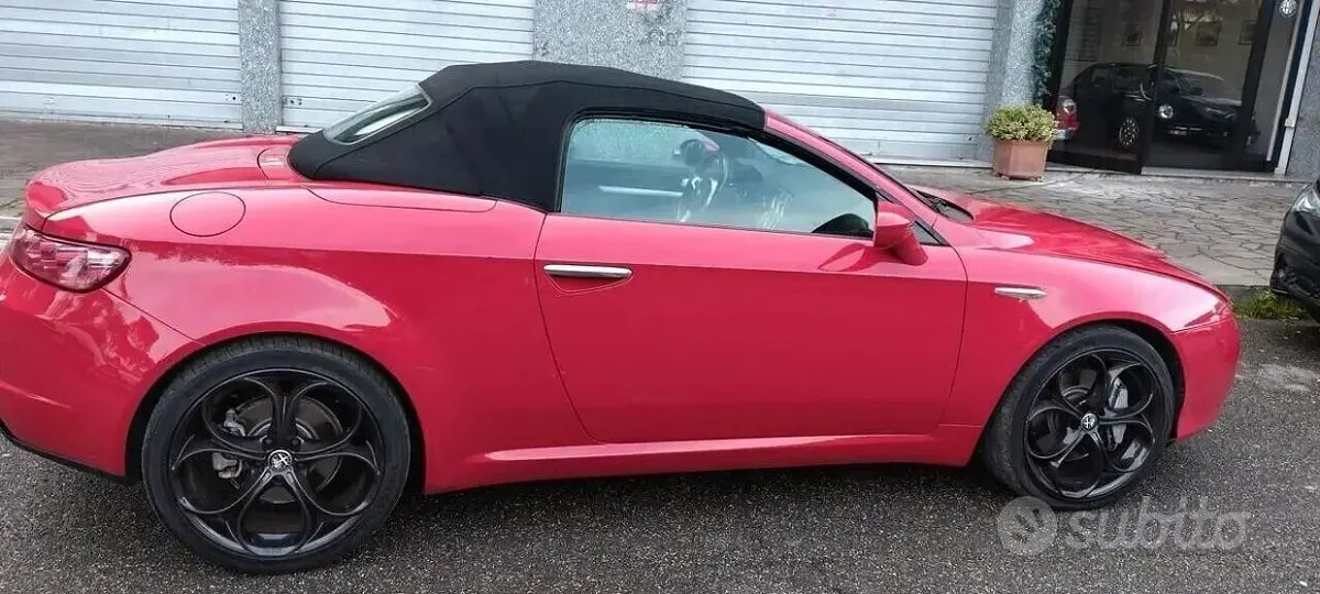 Usata Alfa Romeo Spider 260 CV (191 kW) 2006 Rosso Cabrio