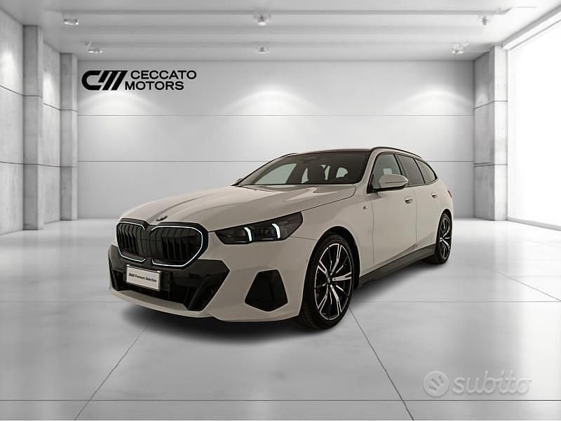 Bianco Usata 2024 BMW 520 M Sport Station wagon | 58.600 € (Buon prezzo) - Immagine 1/4