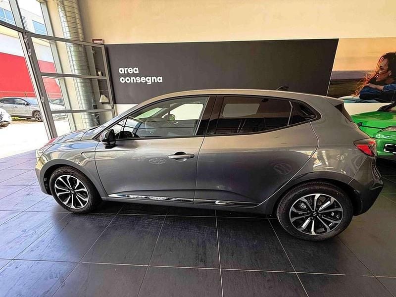 Usata Renault Clio V Techno 91 CV (66 kW) 2025 Grigio scisto Berlina