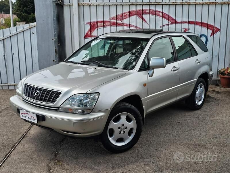 Argento Usata 2002 Lexus RX300 SUV | 6990 € - Immagine 1/4