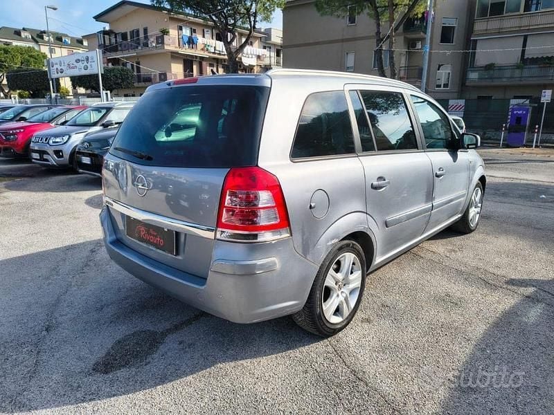 Usata Opel Zafira Cosmo 140 CV (102 kW) 2009 Grigio Monovolume