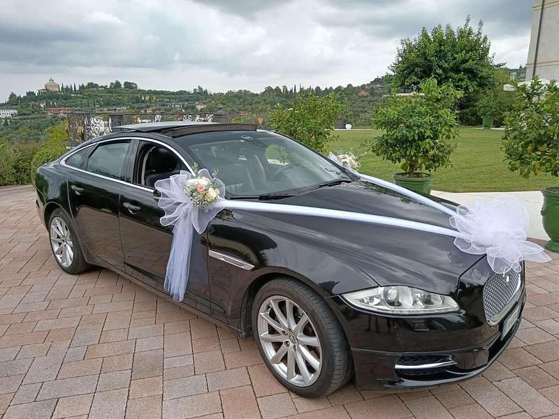 Usata Jaguar XJ Premium Luxury 275 CV (202 kW) 2010 Nero Berlina