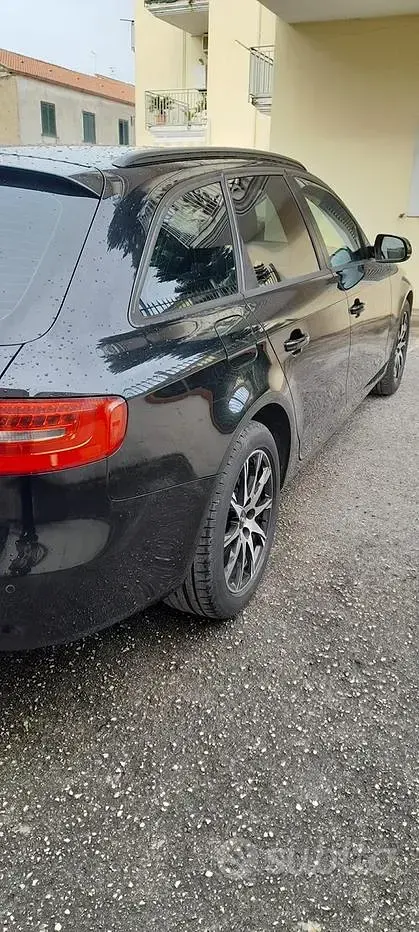 Usata Audi A4 143 CV (105 kW) 2012 Nero Station wagon