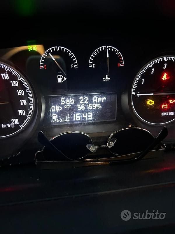 Usata Lancia Ypsilon 80 CV (58 kW) 2018 Grigio Utilitaria