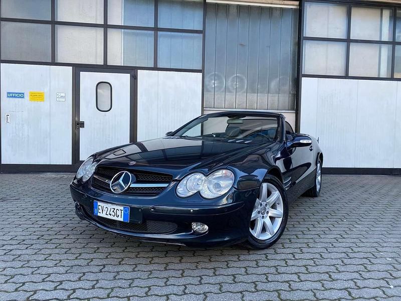 Usata Mercedes SL350 245 CV (180 kW) 2004 Blu/azzurro Cabrio
