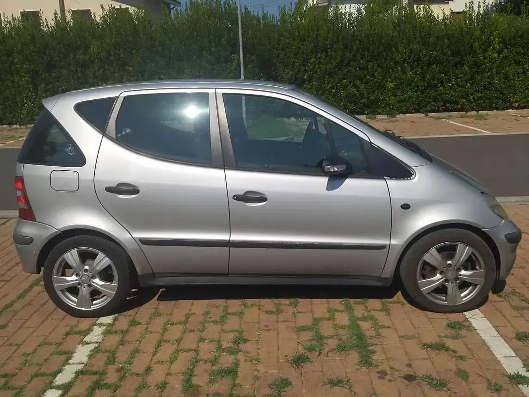 Usata Mercedes A170 Elegance 95 CV (69 kW) 2004 Argento Monovolume