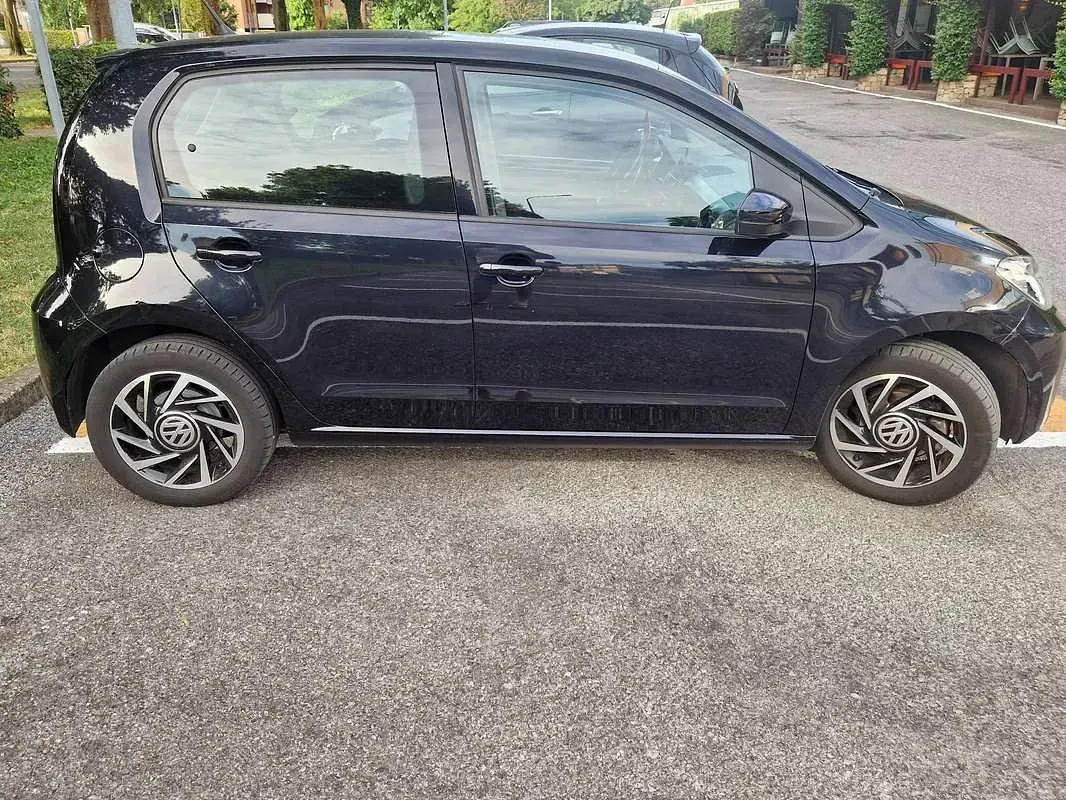 Usata VW up! Highline 68 CV (50 kW) 2019 Nero Utilitaria